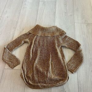 Snails cinnamon women’s sweater size m
